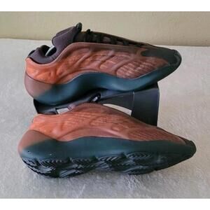 Size 10- adidas Yeezy 700 V3 Copper Fade 779001 Men's Sneakers 2021